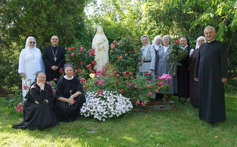Synod, czereśnie i siostrzane ogrody