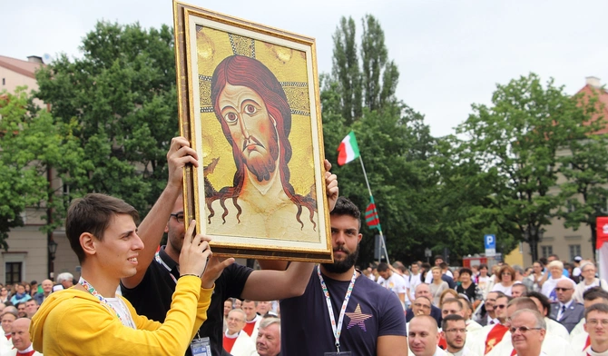 Chrystus jest odpowiedzią Boga na głód człowieka