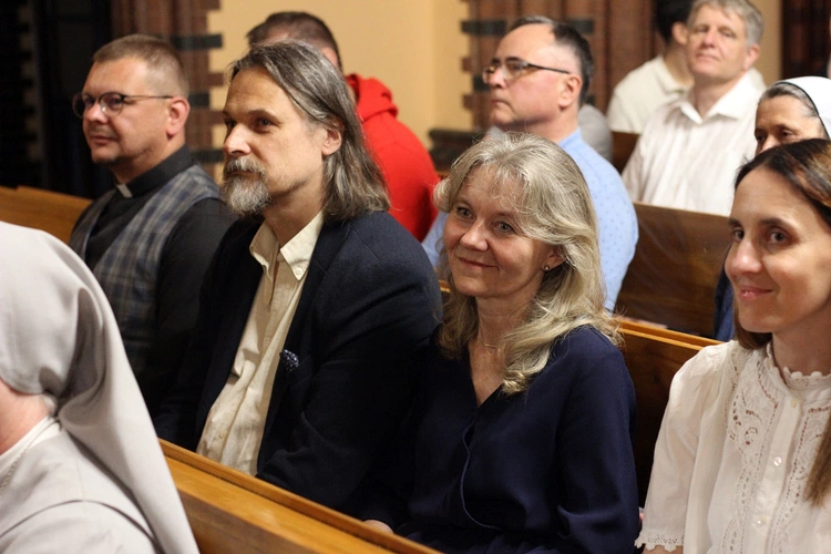 Głosowanie członków komisji synodalnych nad dokumentem roboczym (koniec etapu wiosennego)