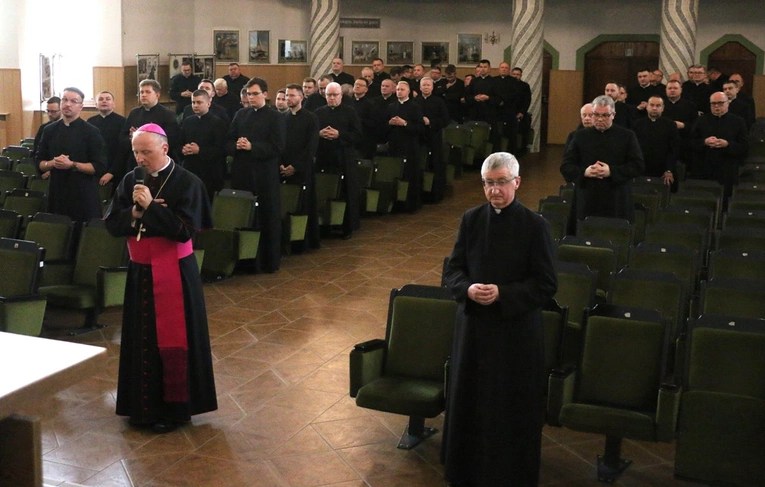 Spotkanie w auli rozpoczęła wspólna modlitwa.