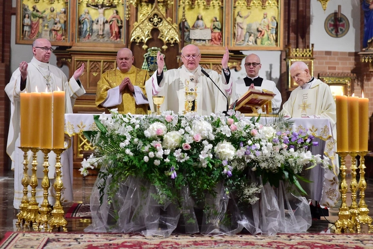 Rocznica święceń kapłańskich bp. Juliana Wojtkowskiego