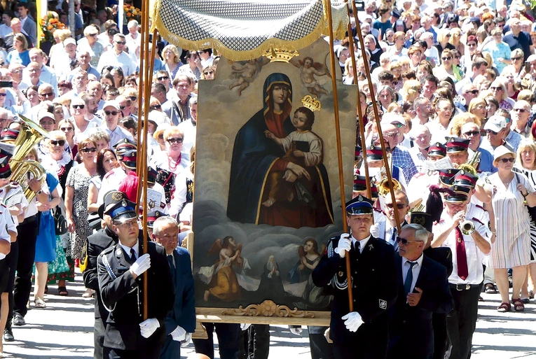 Ukoronowany obraz wrócił z pl. Mickiewicza do kościoła św. Macieja.