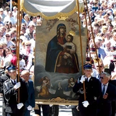 Ukoronowany obraz wrócił z pl. Mickiewicza do kościoła św. Macieja.
