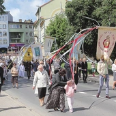 Procesja przeszła ulicami Koszalina, głośno obwieszczając moc Ciała i Krwi Pańskiej. 