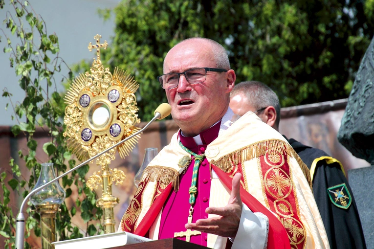 – Przez dziewięć i pół wieku piszemy kolejne rozdziały Dziejów Apostolskich – przypominał w czasie jubileuszu biskup płocki.