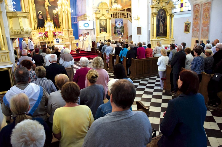 Msza św. w kościele sanktuaryjnym w Wysokim Kole.