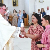 – Dlaczego  warto pojechać na oazę? Odpowiedzi może być tyle, ilu jest uczestników i posługujących. Ale podam tylko jeden, moim zdaniem ważny, powód: doświadczenie miłującego i działającego we wspólnocie Boga, który chce hojnie dawać. Nam pozostaje tylko z otwartym sercem Go przyjąć – podkreśla diecezjalny moderator Ruchu Światło–Życie. 