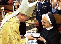 Wręczenie odznaczenia odbyło się 15 czerwca podczas obchodów 75-lecia kapucyńskiej parafii pw. św. Antoniego w Nowej Soli.