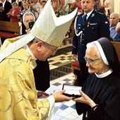 Wręczenie odznaczenia odbyło się 15 czerwca podczas obchodów 75-lecia kapucyńskiej parafii pw. św. Antoniego w Nowej Soli.