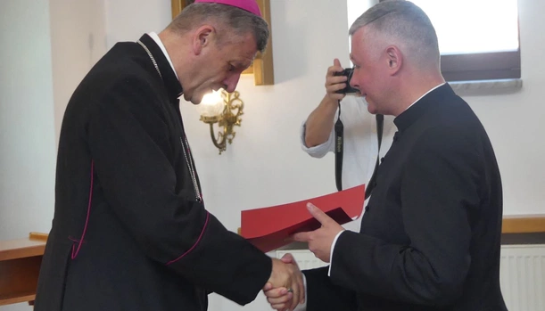 Księża w nowych parafiach - dekrety nominacyjne rozdane