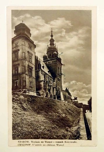 Wawel na starych pocztówkach