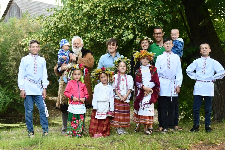 Wianki, mural, koncert i ognisko