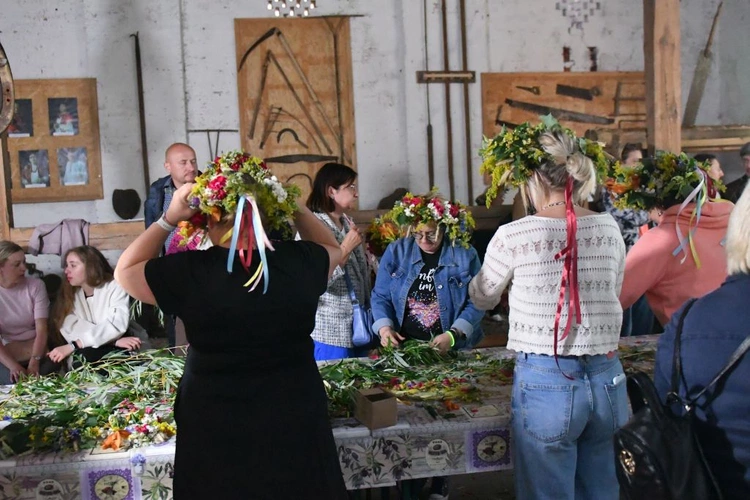 Wianki, mural, koncert i ognisko