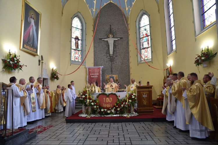 100 lat parafii NSPJ w Gródku k. Grybowa