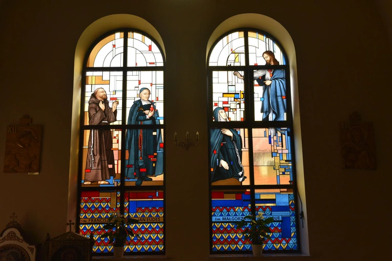 Nowe witraże w Łomnicy Zdroju