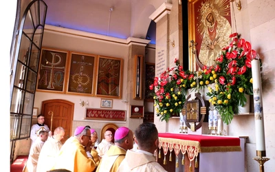 Po Eucharystii nuncjusz apostolski wraz z biskupami i księżmi modlili się w kaplicy Matki Bożej Ostrobramskiej.