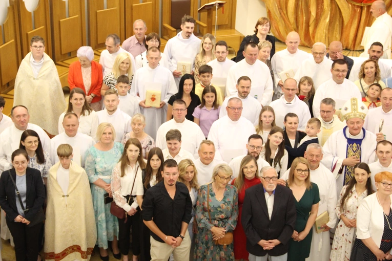 Tarnów. Błogosławieństwo nadzwyczajnych szafarzy Komunii św. 2025