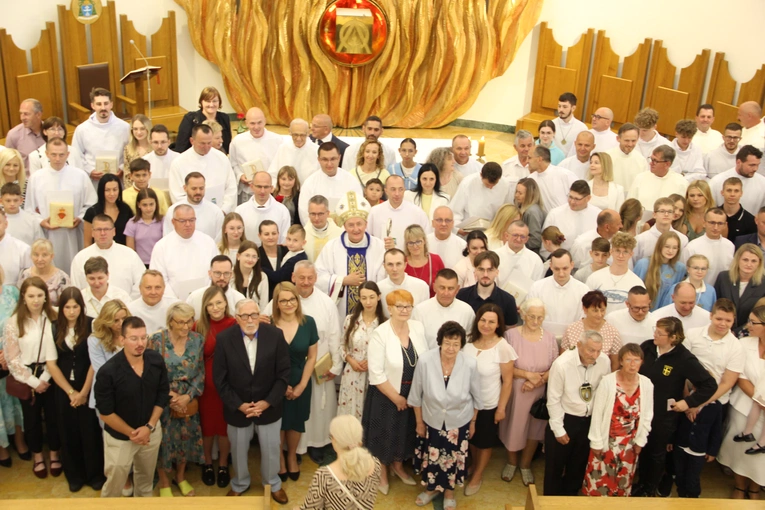 Tarnów. Błogosławieństwo nadzwyczajnych szafarzy Komunii św. 2025