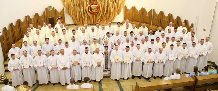 Tarnów. Błogosławieństwo nadzwyczajnych szafarzy Komunii św. 2025