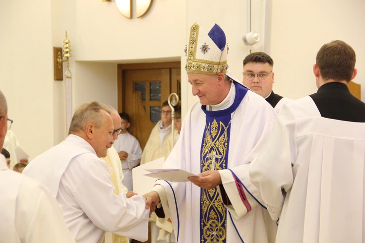 Tarnów. Błogosławieństwo nadzwyczajnych szafarzy Komunii św. 2025