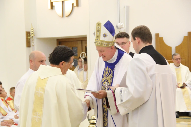 Tarnów. Błogosławieństwo nadzwyczajnych szafarzy Komunii św. 2025