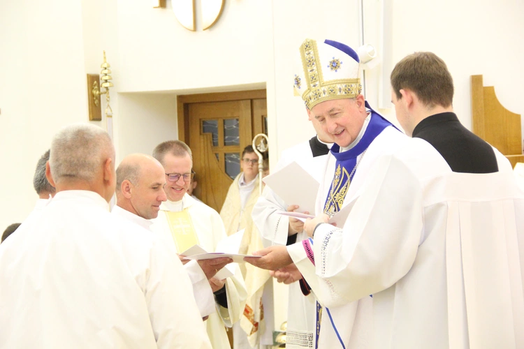 Tarnów. Błogosławieństwo nadzwyczajnych szafarzy Komunii św. 2025