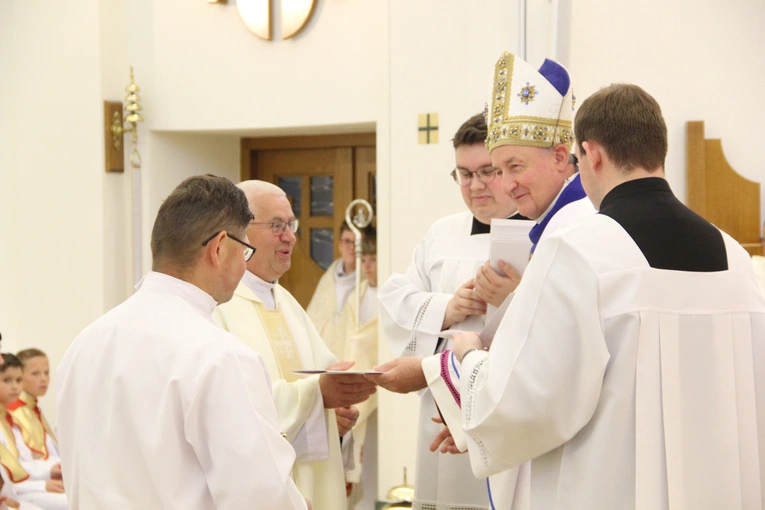 Tarnów. Błogosławieństwo nadzwyczajnych szafarzy Komunii św. 2025