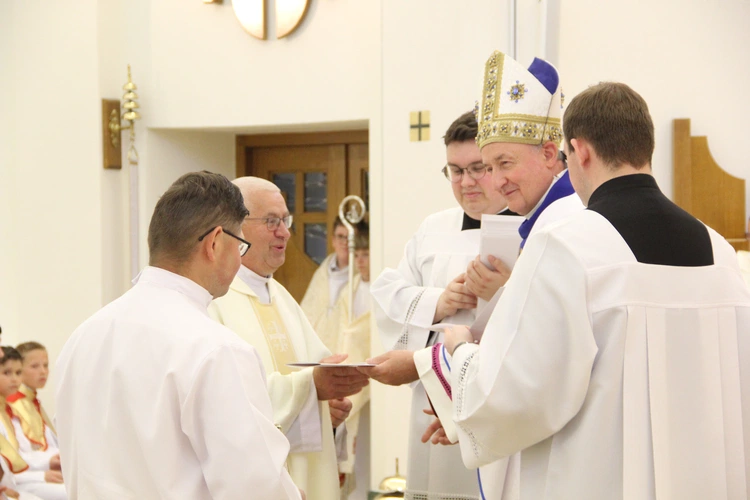 Tarnów. Błogosławieństwo nadzwyczajnych szafarzy Komunii św. 2025