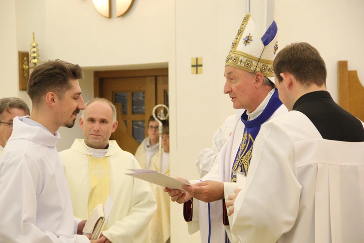 Tarnów. Błogosławieństwo nadzwyczajnych szafarzy Komunii św. 2025