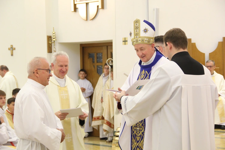 Tarnów. Błogosławieństwo nadzwyczajnych szafarzy Komunii św. 2025