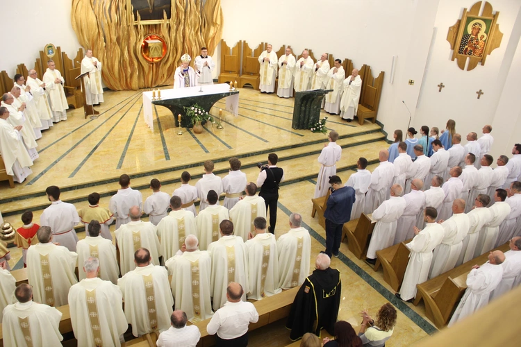 Tarnów. Błogosławieństwo nadzwyczajnych szafarzy Komunii św. 2025