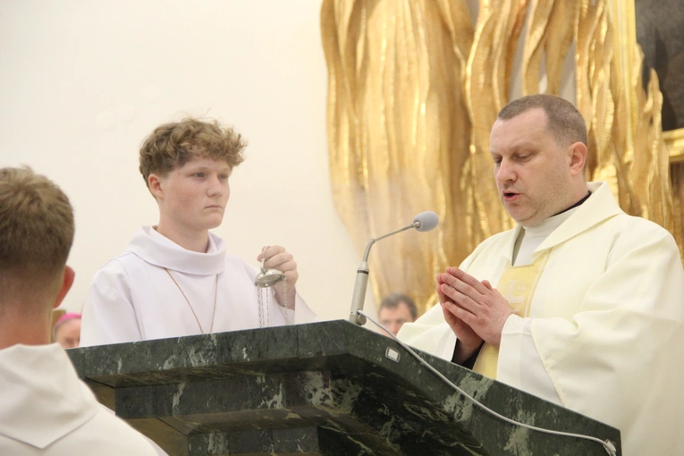 Tarnów. Błogosławieństwo nadzwyczajnych szafarzy Komunii św. 2025