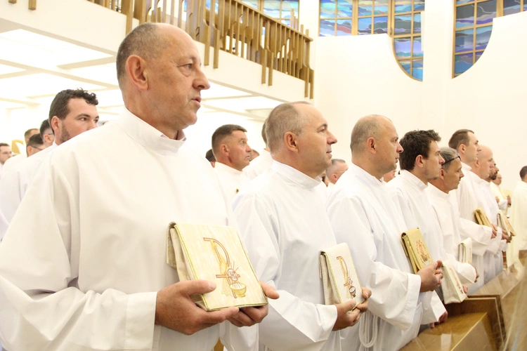 Tarnów. Błogosławieństwo nadzwyczajnych szafarzy Komunii św. 2025