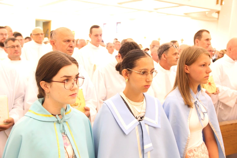 Tarnów. Błogosławieństwo nadzwyczajnych szafarzy Komunii św. 2025