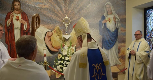 Poświęcenie kaplicy wieczystej adoracji w Skarżysku-Kamiennej