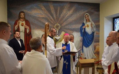 Bp Solarczyk poświęcił kaplicę wieczystej adoracji