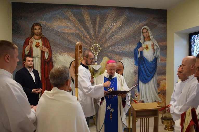 Bp Solarczyk poświęcił kaplicę wieczystej adoracji