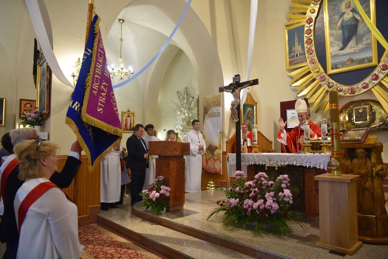 Sztandar Arcybractwa NSPJ w Marcinkowicach