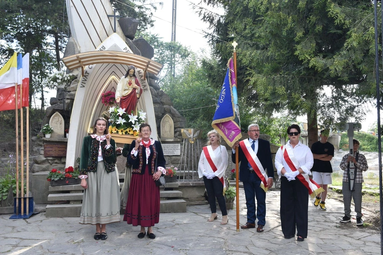 Sztandar Arcybractwa NSPJ w Marcinkowicach