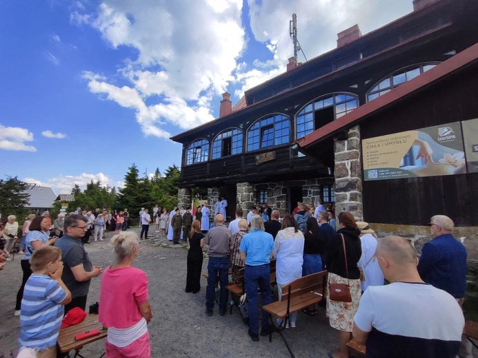 Msza, schronisko i gondola