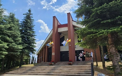 40 lat parafii pw. Świętych Apostołów Piotra i Pawła w Gadce