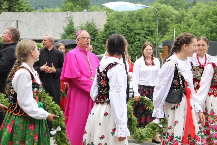 Jurków. 100-lecie parafii i prymicje bp. Jerzego Kołodzieja