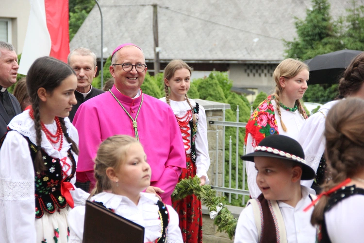 Jurków. 100-lecie parafii i prymicje bp. Jerzego Kołodzieja