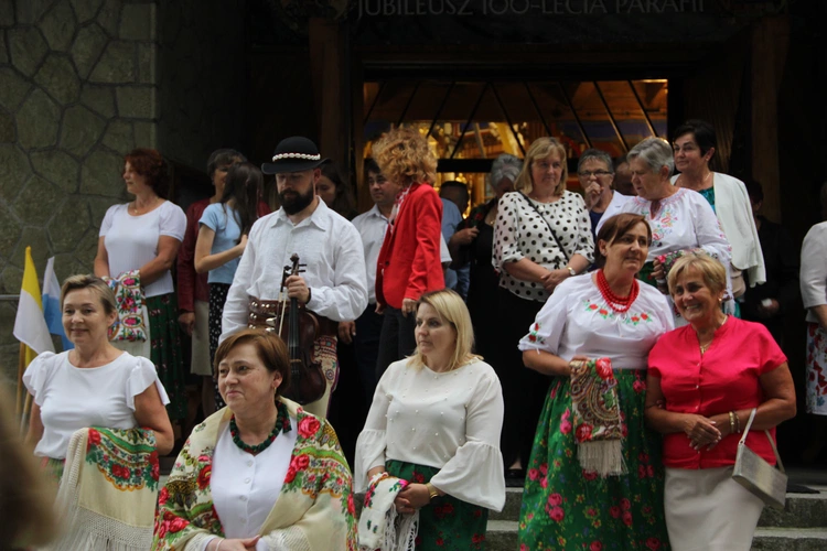 Jurków. 100-lecie parafii i prymicje bp. Jerzego Kołodzieja