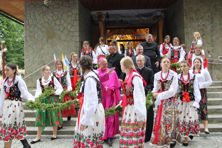 Jurków. 100-lecie parafii i prymicje bp. Jerzego Kołodzieja