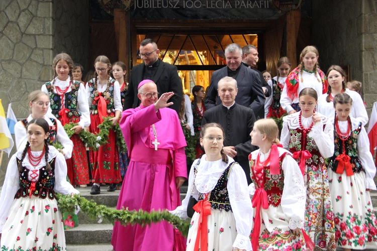 Jurków. 100-lecie parafii i prymicje bp. Jerzego Kołodzieja