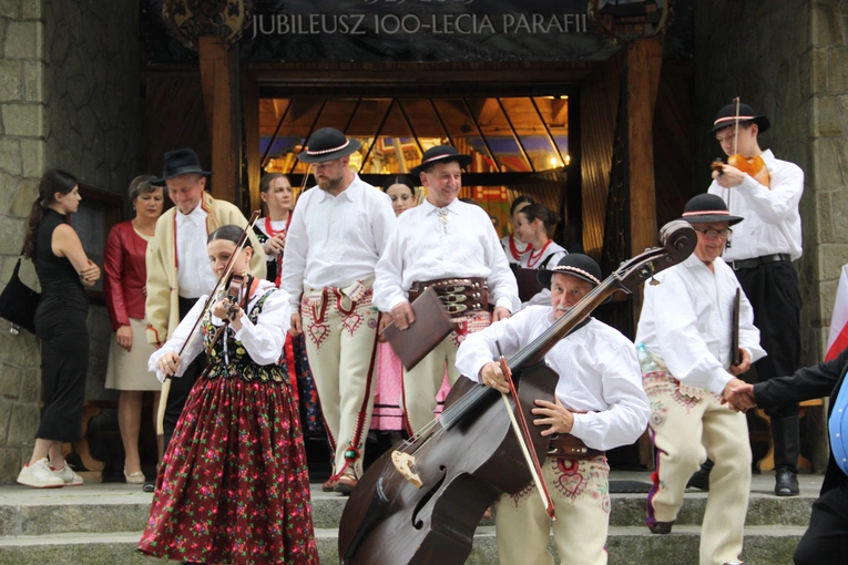 Jurków. 100-lecie parafii i prymicje bp. Jerzego Kołodzieja