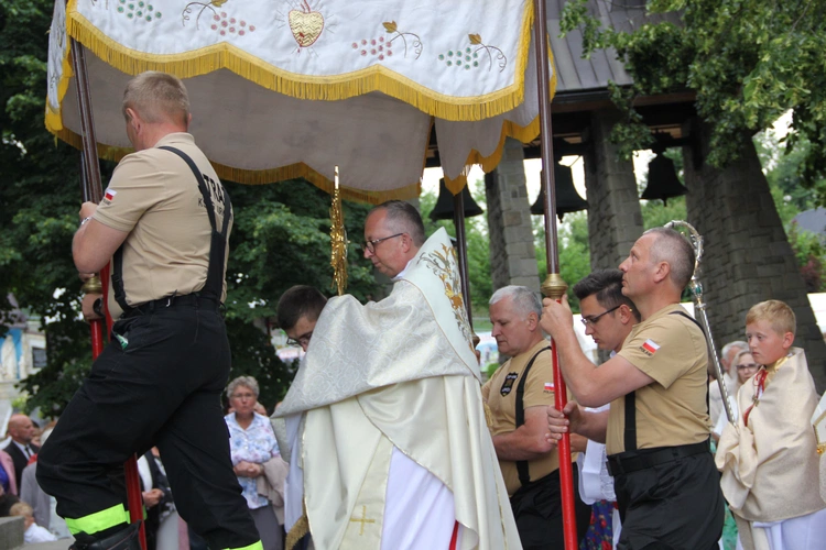 Jurków. 100-lecie parafii i prymicje bp. Jerzego Kołodzieja