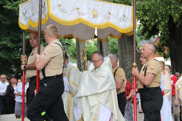 Jurków. 100-lecie parafii i prymicje bp. Jerzego Kołodzieja