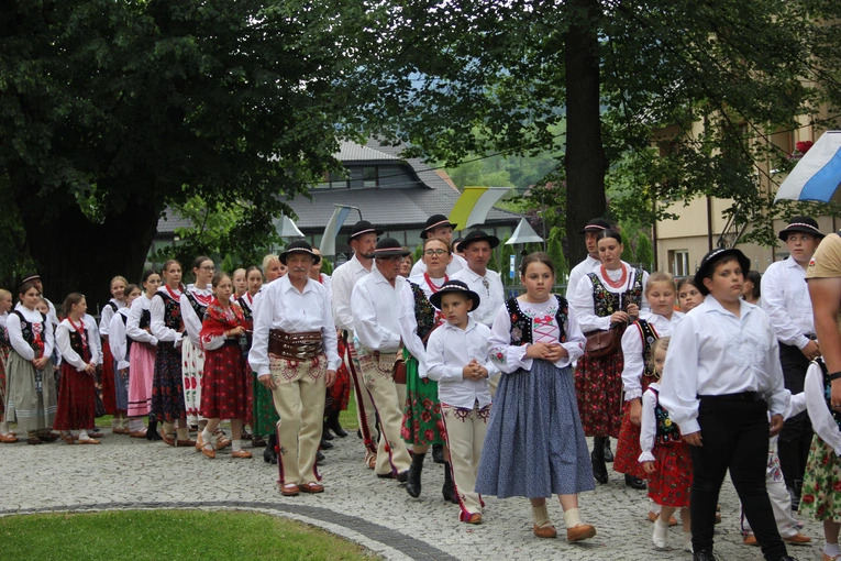 Jurków. 100-lecie parafii i prymicje bp. Jerzego Kołodzieja